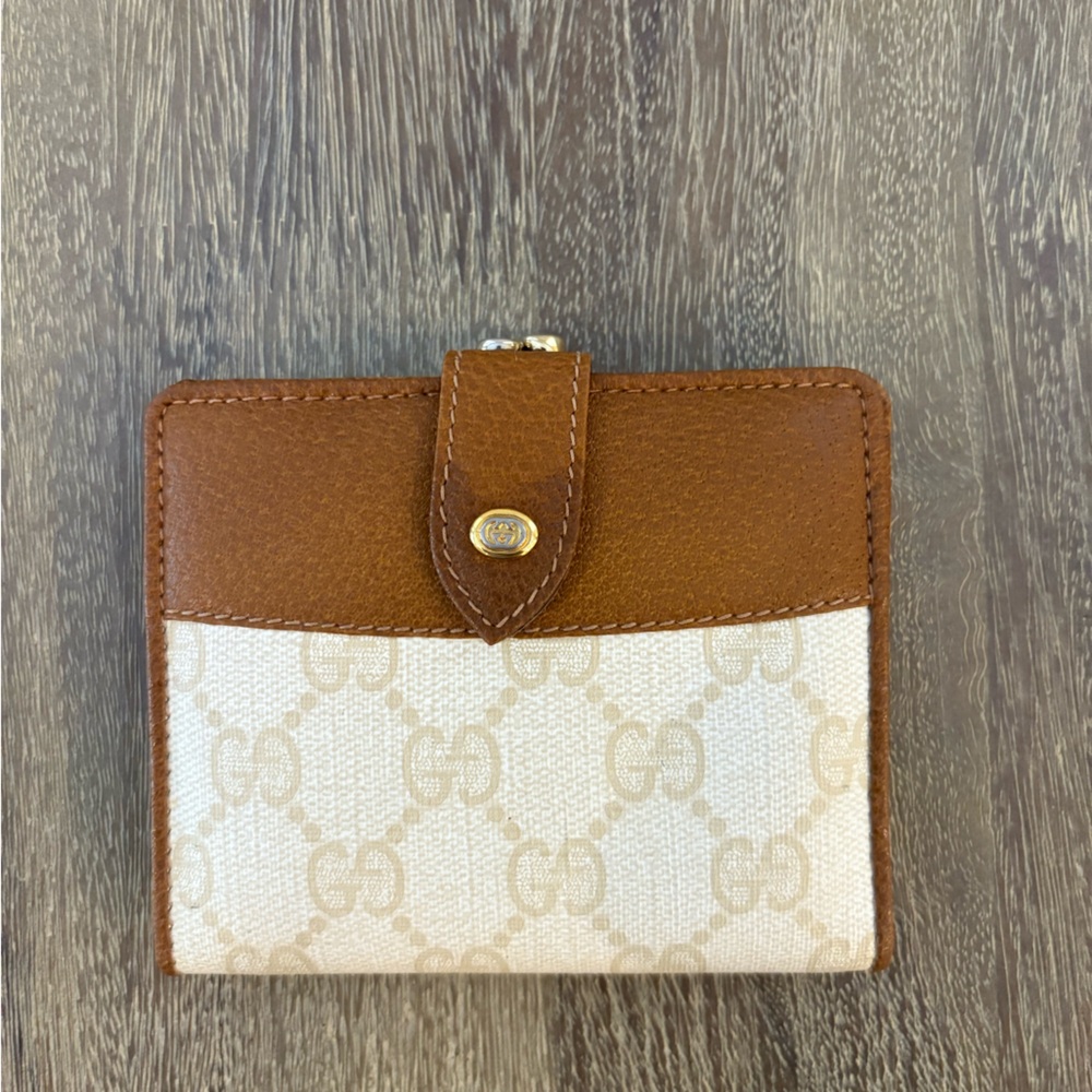 Gucci Tan Leather Wallet